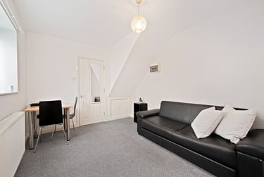 2 bed flat, Clifton Street, Near university, Plymouth, PL48JA - Image 2
